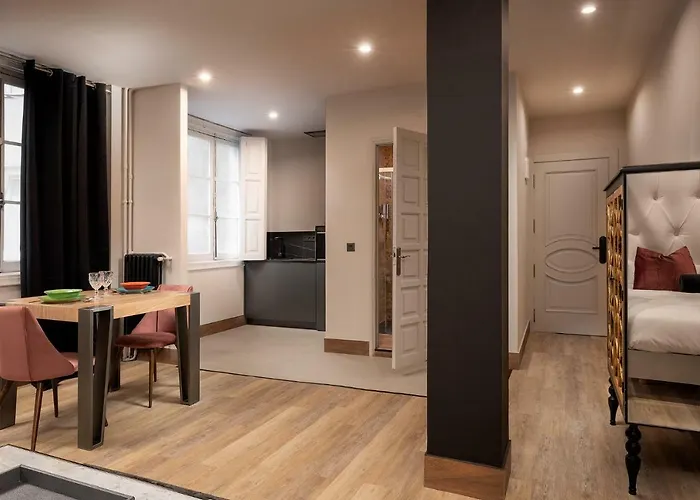 1907 Low Cost 公寓